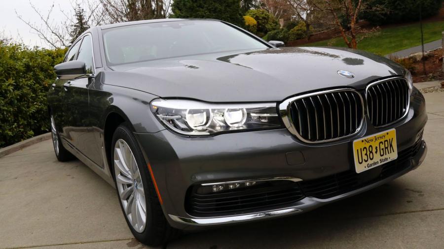  BMW 740e iPerformance (G11) 2018 года  (NA) (фото 5 из 40)